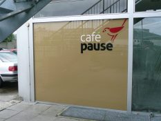 logo-werbetechnik-tschasche-muehlheim-schaufenster-fassadenbeschriftung-P1040598