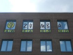 logo-werbetechnik-tschasche-muehlheim-schaufenster-fassadenbeschriftung-P1070054