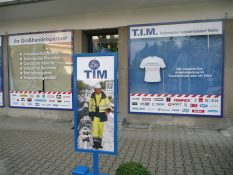 logo-werbetechnik-tschasche-muehlheim-schaufenster-fassadenbeschriftung-P1070782