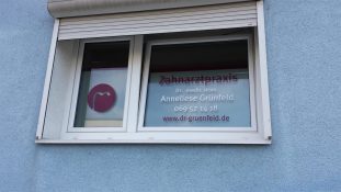 logo-werbetechnik-tschasche-muehlheim-schaufenster-fassadenbeschriftung-P1090007