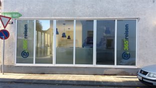 logo-werbetechnik-tschasche-muehlheim-schaufenster-fassadenbeschriftung-P1090796