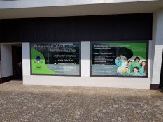 logo-werbetechnik-tschasche-muehlheim-schaufenster-fassadenbeschriftung-P1100481