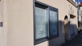 logo-werbetechnik-tschasche-muehlheim-schaufenster-fassadenbeschriftung-P1102168