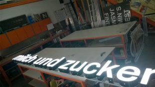 web-logo-werbetechnik-tschasche-muehlheim-leuchtreklame-einzelbuchstaben-p8-wp-20140828-005