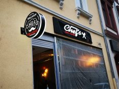 web-logo-werbetechnik-tschasche-muehlheim-leuchtreklame-leuchtkaesten-durchgesteckte-buchstaben-20190325-175931