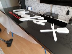 web-logo-werbetechnik-tschasche-muehlheim-leuchtreklame-leuchtkaesten-durchgesteckte-buchstaben-20190916-wa0015