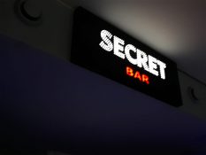 web-logo-werbetechnik-tschasche-muehlheim-leuchtreklame-leuchtkaesten-durchgesteckte-buchstaben-20190916-wa0020