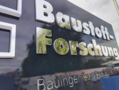 web-logo-werbetechnik-tschasche-muehlheim-leuchtreklame-leuchtkaesten-durchgesteckte-buchstaben-p11027290