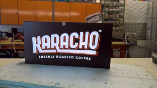 web-logo-werbetechnik-tschasche-muehlheim-leuchtreklame-leuchtkaesten-durchgesteckte-buchstaben-wp-20170822-19-19-55-rich